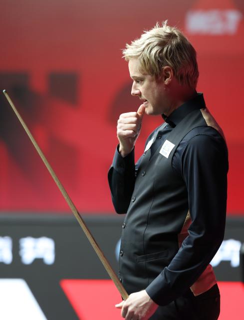 (261001) -- SHENZHEN, Oct. 1, 2026 (Xinhua) -- Neil Robertson reacts during the round 4 match between Chris Wakelin of England and Neil Robertson of Australia at World Snooker Tour Shenzhen Open 2026 in Shenzhen, south China's Guangdong Province, Oct. 1, 2026. (Xinhua/Lu Hanxin)