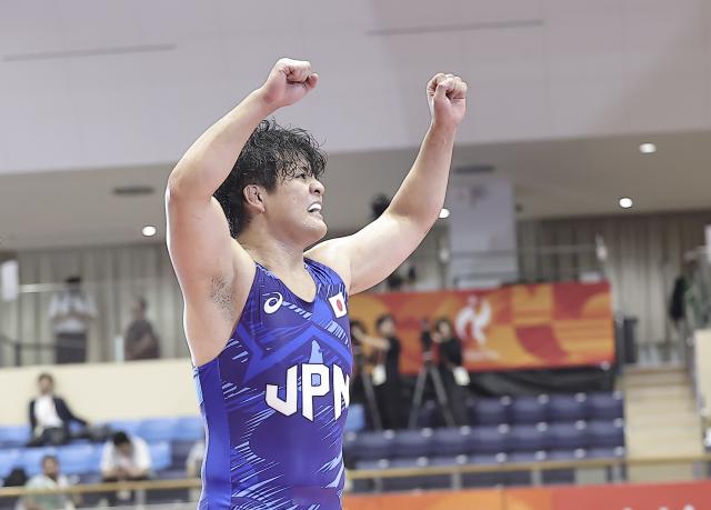 (261001) -- NAGOYA, Oct. 1, 2026 (Xinhua) -- Nakazato Yuri of Japan celebrates after competing with Nitesh of India during the men's Greco-Roman 97kg final match of Wrestling at the 20th Asian Games Aichi-Nagoya 2026 in Nagoya, Japan, Oct. 1, 2026. (Xinhua/Long Lei)