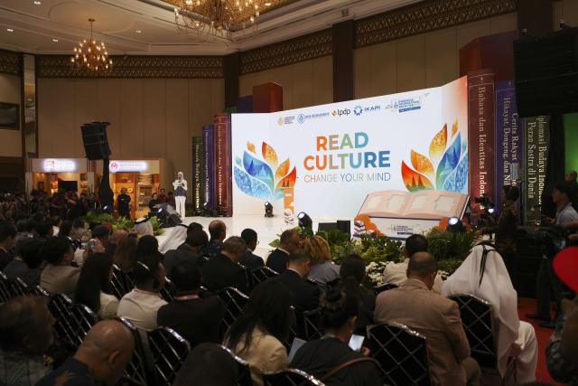 (261001) -- JAKARTA, Oct. 1, 2026 (Xinhua) -- This photo taken on Sept. 30, 2026 shows the opening ceremony of the Indonesia International Book Fair 2026 in Jakarta, Indonesia. TO GO WITH "Asia-Pacific Community: China-Indonesia book ties grow as Mandarin books find more readers" (Xinhua/Cheng Yiheng)