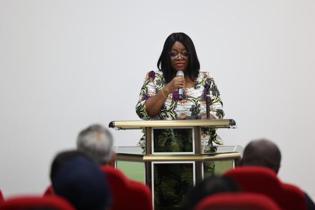 (261001) -- ACCRA, Oct. 1, 2026 (Xinhua) -- Perpetua Dufu, director of the Foreign Service Institute, speaks at the graduation ceremony in Accra, Ghana, Sept. 29, 2026. A fresh batch of 108 Ghanaian public sector employees from various ministries, departments and agencies has completed a Chinese language proficiency and Chinese culture training program at the Confucius Institute at the University of Ghana. (Photo by Seth/Xinhua)