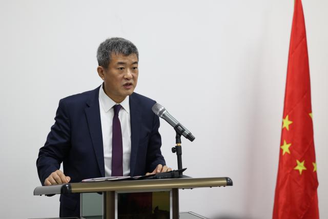 (261001) -- ACCRA, Oct. 1, 2026 (Xinhua) -- Chinese Ambassador to Ghana Cong Song speaks at the graduation ceremony in Accra, Ghana, Sept. 29, 2026. A fresh batch of 108 Ghanaian public sector employees from various ministries, departments and agencies has completed a Chinese language proficiency and Chinese culture training program at the Confucius Institute at the University of Ghana. (Photo by Seth/Xinhua)