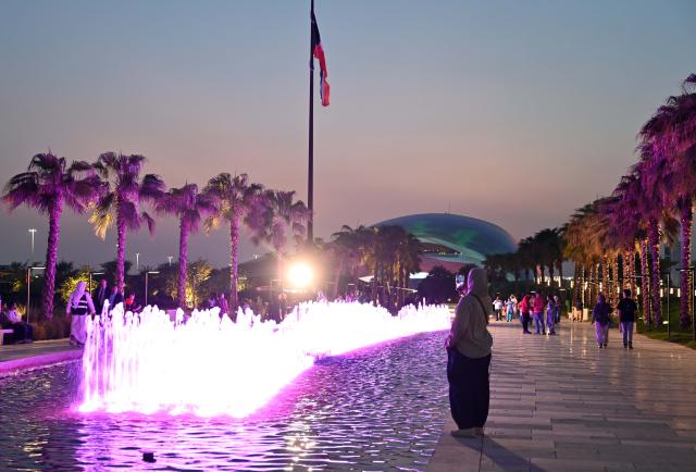 (261002) -- KUWAIT CITY, Oct. 2, 2026 (Xinhua) -- People visit Al Shaheed Park in Kuwait City, Kuwait, on Oct. 1, 2026. The third phase of Al Shaheed Park opened to the public in Kuwait City on Thursday. (Photo by Asad/Xinhua)