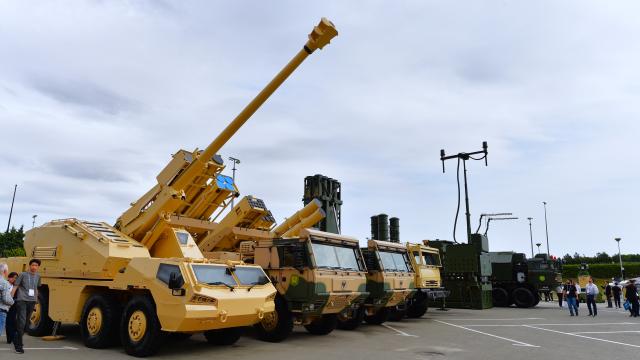 (261002) -- BAKU, Oct. 2, 2026 (Xinhua) -- This photo taken on Oct. 1, 2026 shows a view at the outdoor zone of the Azerbaijan International Defence Exhibition at the Baku Expo Center in Baku, Azerbaijan. The 6th Azerbaijan International Defence Exhibition is held here from Sept. 30 to Oct. 2. (Xinhua/Chen Junfeng)
