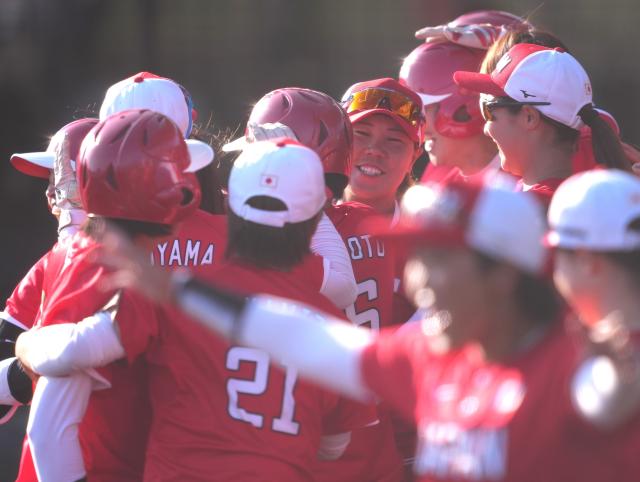 (261003) -- ANJO, Oct. 3, 2026 (Xinhua) -- Team Japan celebrate winning the women's gold medal match of softball between China and Japan at the 20th Asian Games Aichi-Nagoya 2026 in Anjo of Aichi Prefecture, Japan, Oct. 3, 2026. (Xinhua/Luo Yuan)
