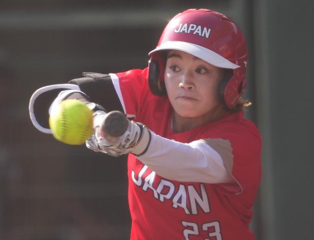 (261003) -- ANJO, Oct. 3, 2026 (Xinhua) -- Fujimoto Urara of Japan hits the ball during the women's gold medal match of softball between China and Japan at the 20th Asian Games Aichi-Nagoya 2026 in Anjo of Aichi Prefecture, Japan, Oct. 3, 2026. (Xinhua/Luo Yuan)