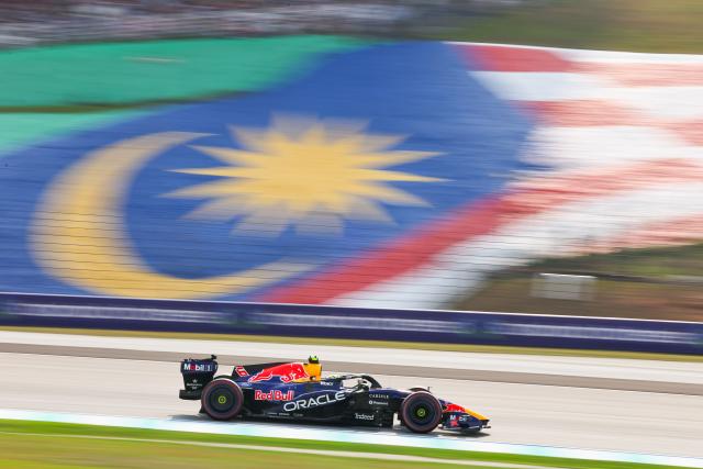 (261003) -- SEPANG, Oct. 3, 2026 (Xinhua) -- Red Bull Racing's Isack Hadjar of France competes during the qualifying session of the Formula One Bahrain Grand Prix at the Sepang International Circuit near Kuala Lumpur, Malaysia, Oct. 3, 2026. (Photo by Li Qixiang/Xinhua)