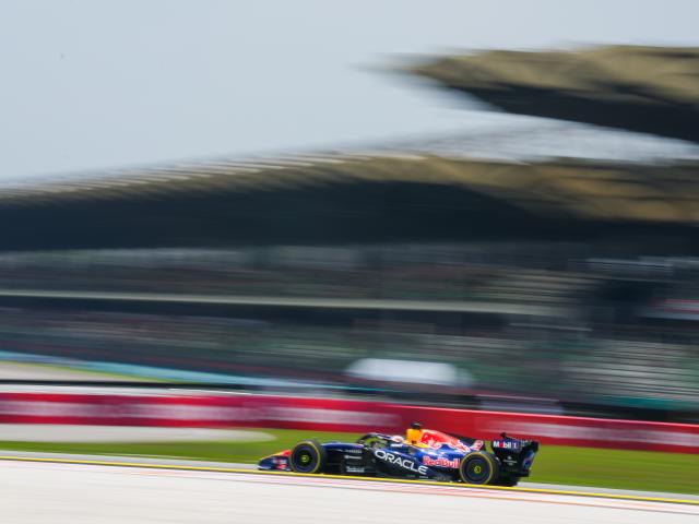 (261003) -- SEPANG, Oct. 3, 2026 (Xinhua) -- Red Bull's Max Verstappen of the Netherlands competes during the qualifying session of the Formula One Bahrain Grand Prix at the Sepang International Circuit near Kuala Lumpur, Malaysia, Oct. 3, 2026. (Photo by Xu Mingnan/Xinhua)