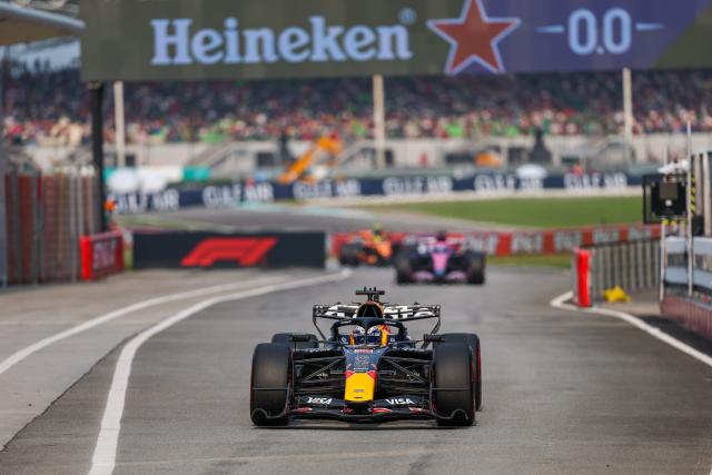(261003) -- SEPANG, Oct. 3, 2026 (Xinhua) -- Red Bull's Max Verstappen of the Netherlands competes during the qualifying session of the Formula One Bahrain Grand Prix at the Sepang International Circuit near Kuala Lumpur, Malaysia, Oct. 3, 2026. (Photo by Qian Jun/Xinhua)
