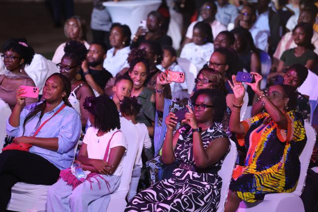 (261003) -- ACCRA, Oct. 3, 2026 (Xinhua) -- The audience enjoy a concert given by Ghana's National Symphony Orchestra during the celebration of 2026 Theater Festival in Accra, Ghana, Oct. 1, 2026.
  On Thursday night, the performance of Ghana's National Symphony Orchestra wowed audience who converged at the forecourt of the National Theater, built for the West African nation from 1990 to 1992 under a China Aid project. 
  TO GO WITH "Ghana National Symphony Orchestra dazzles audience to mark 2026 Theater Festival" (Photo by Seth/Xinhua)
