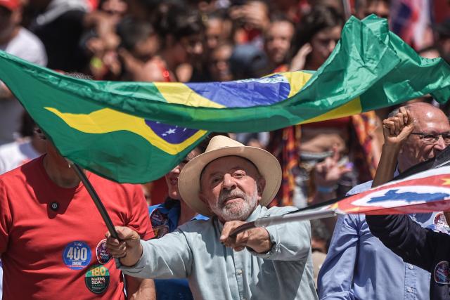 (261003) -- SAO PAULO, Oct. 3, 2026 (Xinhua) -- Brazilian President Luiz Inacio Lula da Silva (C), presidential candidate of Brazil's ruling Workers' Party, attends a campaign rally in Sao Paulo, Brazil, Oct. 3, 2026. (Photo by Paulo Lopes/Xinhua)