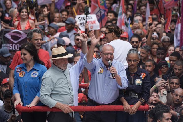 (261003) -- SAO PAULO, Oct. 3, 2026 (Xinhua) -- Brazilian Vice President Geraldo Alckmin (2nd R, front) attends Brazilian President Luiz Inacio Lula da Silva's campaign rally in Sao Paulo, Brazil, Oct. 3, 2026. (Photo by Paulo Lopes/Xinhua)