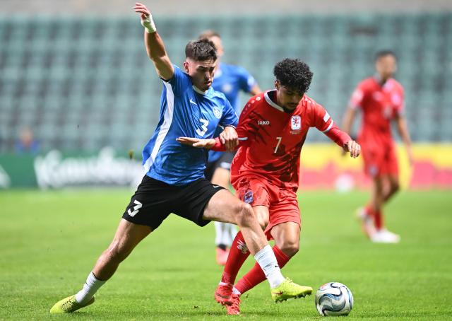(261004) -- TALLINN, Oct. 4, 2026 (Xinhua) -- Estonia's Maksim Paskotsi (L) challenges Luxembourg's Aiman Dardari during the 2026/27 UEFA Nations League C Group C4 football match between Estonia and Luxembourg at A. Le Coq Arena in Tallinn, Estonia, Oct. 3, 2026. (Photo by Sergei Stepanov/Xinhua)