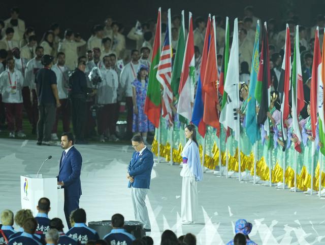 (261004) -- NAGOYA, Oct. 4, 2026 (Xinhua) -- Sheikh Joaan Bin Hamad Al Thani (at podium), president of the Olympic Council of Asia (OCA), speaks during the closing ceremony of the 20th Asian Games Aichi-Nagoya 2026 in Nagoya, Japan, Oct. 4, 2026. (Xinhua/Cheong Kam Ka)