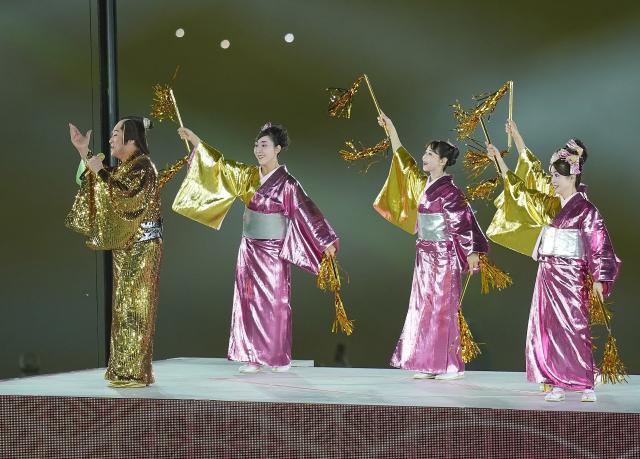 (261004) -- NAGOYA, Oct. 4, 2026 (Xinhua) -- Artists perform during the closing ceremony of the 20th Asian Games Aichi-Nagoya 2026 in Nagoya, Japan, Oct. 4, 2026. (Xinhua/Cheong Kam Ka)