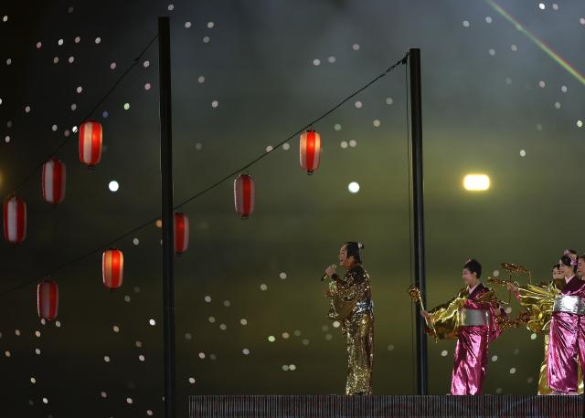 (261004) -- NAGOYA, Oct. 4, 2026 (Xinhua) -- Artists perform during the closing ceremony of the 20th Asian Games Aichi-Nagoya 2026 in Nagoya, Japan, Oct. 4, 2026. (Xinhua/Jia Haocheng)