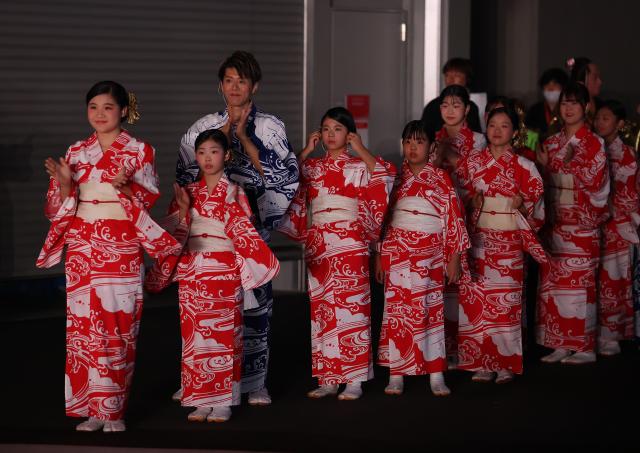(261004) -- NAGOYA, Oct. 4, 2026 (Xinhua) -- Artists prepare to go on stage during the closing ceremony of the 20th Asian Games Aichi-Nagoya 2026 in Nagoya, Japan, Oct. 4, 2026. (Xinhua/Jia Haocheng)