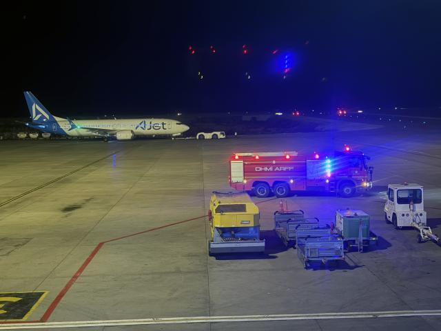 (261005) -- SANLIURFA, Oct. 5, 2026 (Xinhua) -- Photo taken on Oct. 5, 2026 shows the passenger plane of Turkish airline AJet after it landed at Sanliurfa GAP Airport in Türkiye. A passenger plane flying from the Turkish capital Ankara to the southeastern province of Sanliurfa landed safely on Monday after a note claiming an explosive device was on board was found, local authorities said. (Mustafa Kaya/Handout via Xinhua)