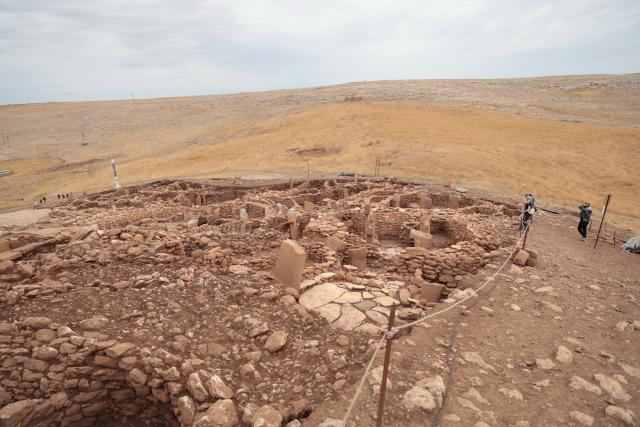 (261006) -- SANLIURFA, Oct. 6, 2026 (Xinhua) -- This photo taken on Oct. 5, 2026 shows a view of Karahantepe archaeological site in Sanliurfa, Türkiye. Karahantepe is part of an archaeological site that encompasses a group of Neolithic sites dating back more than 10,000 years. (Mustafa Kaya/Handout via Xinhua)
