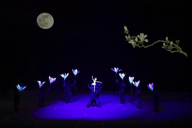 (261006) -- SHANGHAI, Oct. 6, 2026 (Xinhua) -- Artists from Shanghai Puppet Troupe stage a puppet show at the opening ceremony of the 10th "Golden Magnolia" Shanghai International Puppet Art Week in east China's Shanghai, Oct. 5, 2026. The art week, themed "See the World, See You and Me, Enjoy the Future," opened here on Monday. (Xinhua/Wang Xiang)