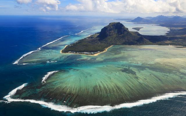 (261006) -- PORT LOUIS, Oct. 6, 2026 (Xinhua) -- This photo taken on Oct. 2, 2026 shows a view of Le Morne Cultural Landscape in Black River District, Mauritius. (Xinhua/Chen Wei)
