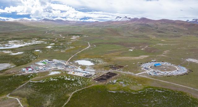 (261006) -- LHASA, Oct. 6, 2026 (Xinhua) -- An aerial drone photo taken on Aug. 19, 2026 shows a view of Pumaqangtang Township in Shannan, southwest China's Xizang Autonomous Region. Pumaqangtang, China's highest township, has an average altitude of 5,373 meters, with oxygen levels less than a half of that at sea level.
   Here stands the Pumaqangtang border police station, the highest-altitude border police station in China. Police and auxiliary police officers here, with an average age of just over 30, hold their posts on the frigid, oxygen-thin plateau. (Xinhua/Tenzin Nyida)
