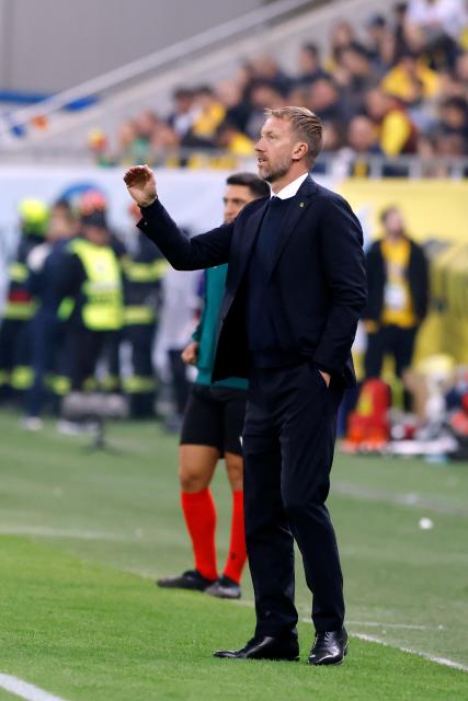 (261006) -- BUCHAREST, Oct. 6, 2026 (Xinhua) -- Sweden's head coach Graham Potter gestures during the UEFA Nations League 2026/27 League B Group B4 match between Romania and Sweden in Bucharest, Romania, Oct. 5, 2026. (Photo by Cristian Cristel/Xinhua)