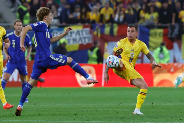 (261006) -- BUCHAREST, Oct. 6, 2026 (Xinhua) -- Romania's Alexandru Cicaldau (R) vies with Sweden's Hugo Bolin during the UEFA Nations League 2026/27 League B Group B4 match between Romania and Sweden in Bucharest, Romania, Oct. 5, 2026. (Photo by Cristian Cristel/Xinhua)