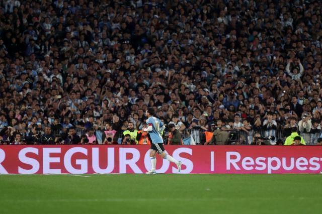 (261007) -- BUENOS AIRES, Oct. 7, 2026 (Xinhua) -- Lionel Messi of Argentina warms up before a football friendly match between Argentina and Benin at the Monumental Stadium in Buenos Aires, capital of Argentina, on Oct. 6, 2026. The match marked Lionel Messi's final appearance for the Argentina national football team. (Photo by Martin Zabala/Xinhua)