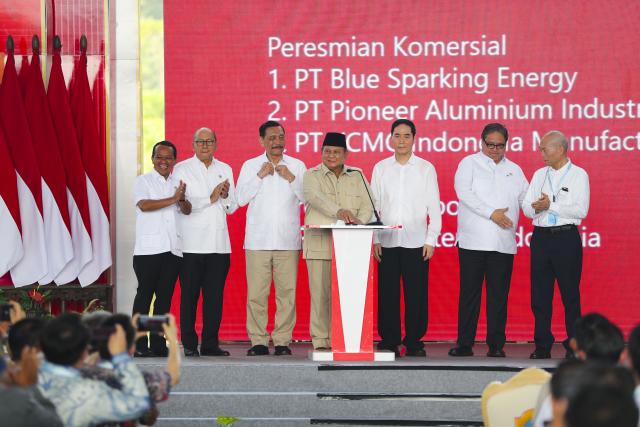 (261008) -- JAKARTA, Oct. 8, 2026 (Xinhua) -- Indonesian President Prabowo Subianto (4th L) attends the launch ceremony for 11 Chinese-backed downstream projects at the Weda Bay Industrial Park in Central Halmahera, North Maluku, Indonesia, Oct. 8, 2026. TO GO WITH "Indonesian president launches 11 Chinese-backed downstream projects " (Xinhua/Cheng Yiheng)
