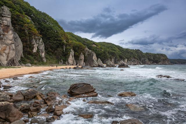 (261009) -- VLADIVOSTOK, Oct. 9, 2026 (Xinhua) -- This photo taken on Oct. 5, 2026 shows a view of the Lazovsky State Nature Reserve in the Russian Far East. The Lazovsky State Nature Reserve boasts a rich diversity of flora and fauna, and serves as one of the primary habitats for tigers in Russia. (Photo by Andrey Matveenko/Xinhua)