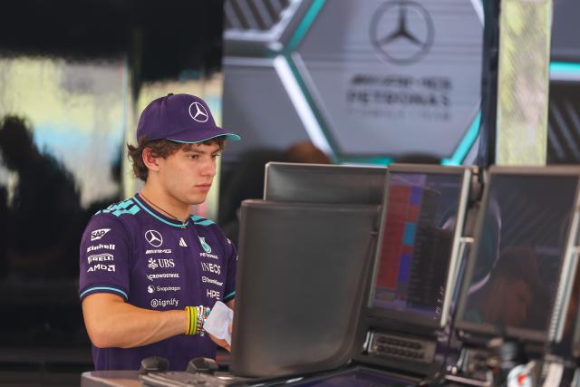 (261009) -- SINGAPORE, Oct. 9, 2026 (Xinhua) -- Mercedes' Kimi Antonelli of Italy prepares before the practice session of the Formula One Singapore Grand Prix at the Marina Bay Street Circuit in Singapore, Oct. 9, 2026. (Photo by Qian Jun/Xinhua)