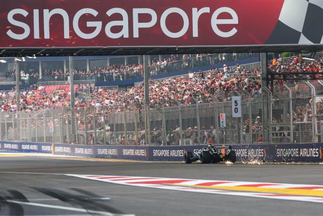 (261009) -- SINGAPORE, Oct. 9, 2026 (Xinhua) -- Mercedes' Kimi Antonelli of Italy competes during the practice session of the Formula One Singapore Grand Prix at the Marina Bay Street Circuit in Singapore, Oct. 9, 2026. (Photo by Qian Jun/Xinhua)