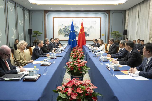 (261009) -- BEIJING, Oct. 9, 2026 (Xinhua) -- Chinese Vice Premier He Lifeng, also a member of the Political Bureau of the Communist Party of China Central Committee, meets with European Commissioner for Trade and Economic Security Maros Sefcovic in Beijing, capital of China, Oct. 9, 2026. (Xinhua/Tian Yu)