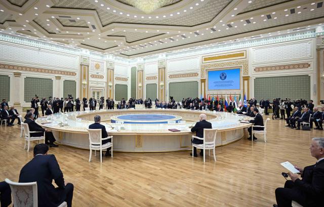 (261009) -- ASTANA, Oct. 9, 2026 (Xinhua) -- This photo taken on Oct. 9, 2026 shows a scene of a meeting of the Commonwealth of Independent States (CIS) Council of Heads of State in Turkmenbashi, Turkmenistan. Leaders of the member states of the CIS on Friday adopted a declaration marking the organization's 35th anniversary, which underscores the CIS's commitment to promoting strategic partnership among its member states. (Kazakhstan's presidential press service/Handout via Xinhua)