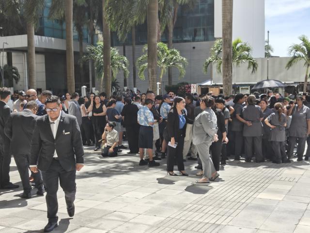 (261009) -- PANAMA CITY, Oct. 9, 2026 (Xinhua) -- People gather outside following an earthquake in Panama City, Panama, Oct. 9, 2026. Major earthquake strikes Panama on Friday. (Xinhua/Li Jiaxu)