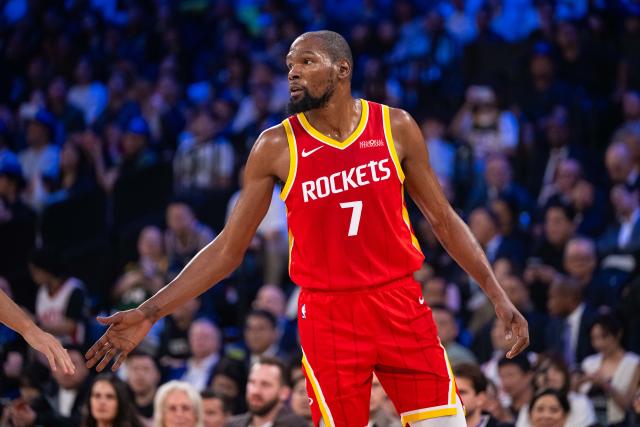 (261010) -- MACAO, Oct. 10, 2026 (Xinhua) -- Kevin Durant of Houston Rockets reacts during the 2026-2027 NBA preseason game between Houston Rockets and Dallas Mavericks in Macao, south China, Oct. 9, 2026. (Xinhua/Cheong Kam Ka)