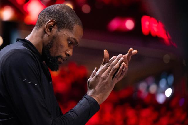 (261010) -- MACAO, Oct. 10, 2026 (Xinhua) -- Kevin Durant of Houston Rockets reacts before the 2026-2027 NBA preseason game between Houston Rockets and Dallas Mavericks in Macao, south China, Oct. 9, 2026. (Xinhua/Cheong Kam Ka)