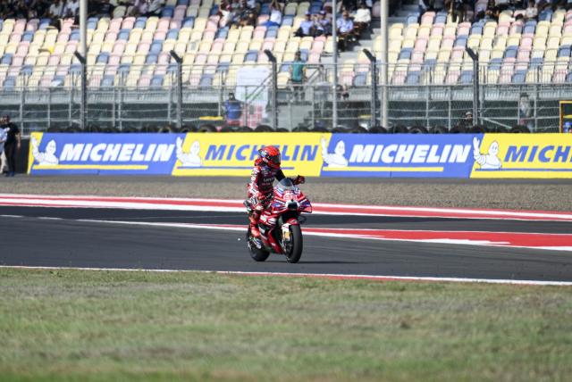 (261010) -- LOMBOK, Oct. 10, 2026 (Xinhua) -- Ducati Lenovo Team's Marc Marquez of Spain celebrates after winning the sprint race of MotoGP at Mandalika International circuit in Lombok, Indonesia, Oct. 10, 2026. (Xinhua/Zulkarnain)