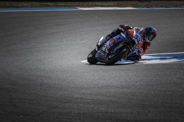 (261011) -- ESTORIL, Oct. 11, 2026 (Xinhua) -- Valentin Debise of EASTROC ZXMOTO Evan Bros Factory competes during the Race 1 of WorldSSP at the FIM Supersport World Championship Estoril Round Estoril Circuit, Portugal, Oct. 10, 2026. (Photo by Carlos Costa/Xinhua)