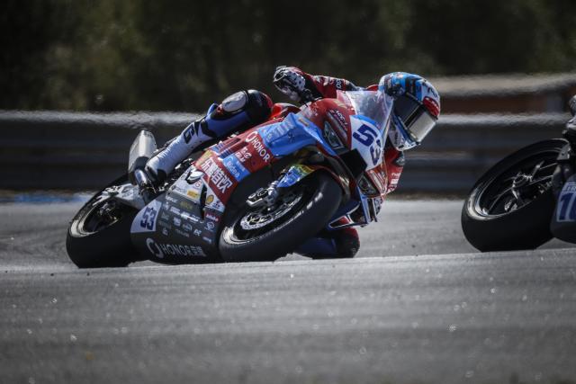 (261011) -- ESTORIL, Oct. 11, 2026 (Xinhua) -- Valentin Debise of EASTROC ZXMOTO Evan Bros Factory competes during the Race 1 of WorldSSP at the FIM Supersport World Championship Estoril Round Estoril Circuit, Portugal, Oct. 10, 2026. (Photo by Carlos Costa/Xinhua)