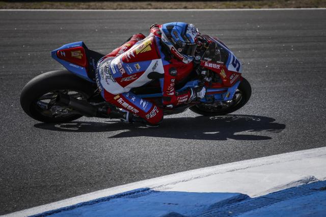 (261011) -- ESTORIL, Oct. 11, 2026 (Xinhua) -- Valentin Debise of EASTROC ZXMOTO Evan Bros Factory competes during the Race 1 of WorldSSP at the FIM Supersport World Championship Estoril Round Estoril Circuit, Portugal, Oct. 10, 2026. (Photo by Carlos Costa/Xinhua)