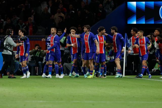 (261011) -- PARIS, Oct. 11, 2026 (Xinhua) -- Players of Paris Saint-Germain celebrate during the Ligue 1 football match between Paris Saint-Germain and Le Mans in Paris, France, Oct. 10, 2026. (Photo by Henri Szwarc/Xinhua)