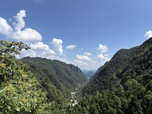 (261011) -- ZUNYI, Oct. 11, 2026 (Xinhua) -- This photo taken on Aug. 17, 2026 shows a view of Loushan Pass in Zunyi City, southwest China's Guizhou Province. (Xinhua/Shi Qiangui)