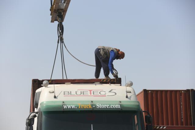 (261011) -- KABUL, Oct. 11, 2026 (Xinhua) -- A worker operates at loading area of Hairatan railway port in Balkh Province, northern Afghanistan, Sept. 17, 2026. TO GO WITH "Feature: Hairatan railway port emerges as trade hub linking Afghanistan to overseas markets" (Photo by Saifurahman Safi/Xinhua)