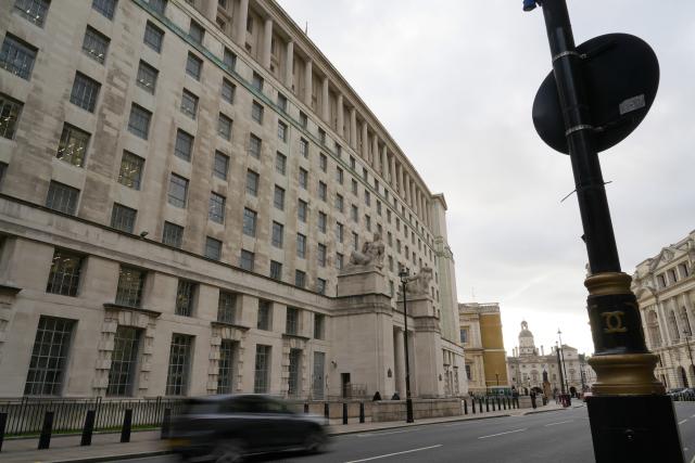 (261011) -- LONDON, Oct. 11, 2026 (Xinhua) -- Photo taken on Oct. 11, 2026 shows Britain's Ministry of Defense in London, Britain. Britain does not support U.S. President Donald Trump's deal with Russian President Vladimir Putin to purchase millions of tons of diesel from Russia, British Defense Secretary Wes Streeting said on Sunday. (Xinhua/Zhang Feng)