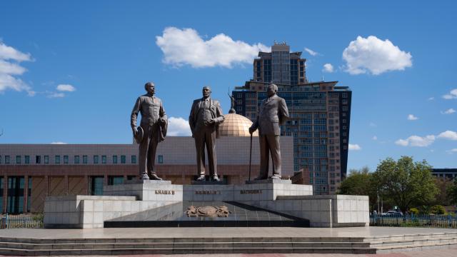 (261012) -- GABORONE, Oct. 12, 2026 (Xinhua) -- This photo taken on Oct. 7, 2026 shows a view of the Three Dikgosi Monument in Gaborone, Botswana. Gaborone, the capital and the largest city of Botswana, serves as the country's political, economic, cultural and financial center. (Xinhua/Liu Jie)