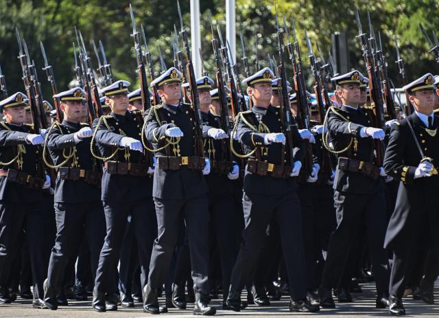(261012) -- MADRID, Oct. 12, 2026 (Xinhua) -- A military parade is held to commemorate the National Day in Madrid, Spain, Oct. 12, 2026. (Xinhua/Cheng Min)