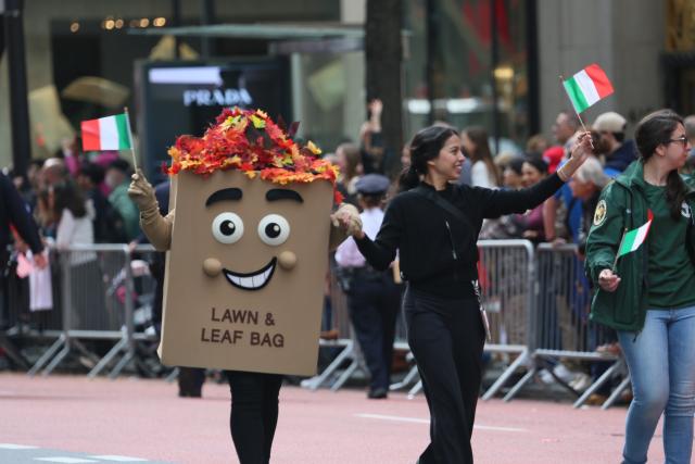 (261012) -- NEW YORK, Oct. 12, 2026 (Xinhua) -- People take part in the Columbus Day parade on Manhattan's Fifth Avenue in New York, the United States, Oct. 12, 2026. The Columbus Day, which marks the landing of the Italian-born explorer Christopher Columbus, was held here on Monday. (Xinhua/Zhang Fengguo)