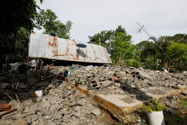 (261014) -- PANAMA CITY, Oct. 14, 2026 (Xinhua) -- This photo taken on Oct. 13, 2026 shows debris of damaged houses after an earthquake in Macaracas, Los Santos, Panama. (Photo by Daniel Gonzalez/Xinhua)