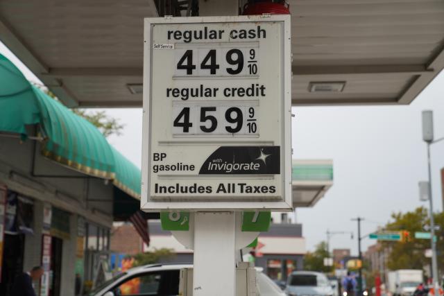 (261014) -- NEW YORK, Oct. 14, 2026 (Xinhua) -- Photo taken on Oct. 14, 2026 shows a price board at a gas station in New York, the United States. U.S. consumer prices rose more than expected in September, driven by surging gasoline costs, with annual inflation reaching its highest level since May, the Labor Department said Wednesday. The consumer price index (CPI) rose 0.6 percent from August and 3.7 percent from a year earlier. Economists had forecast an annual increase of 3.6 percent. (Xinhua/Zhang Fengguo)
